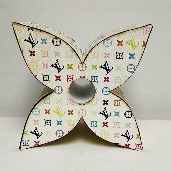 Louis Vuitton Murakami Quatrefoil Store wall Décor Beverly Hills Store  … - Picture 1 of 2